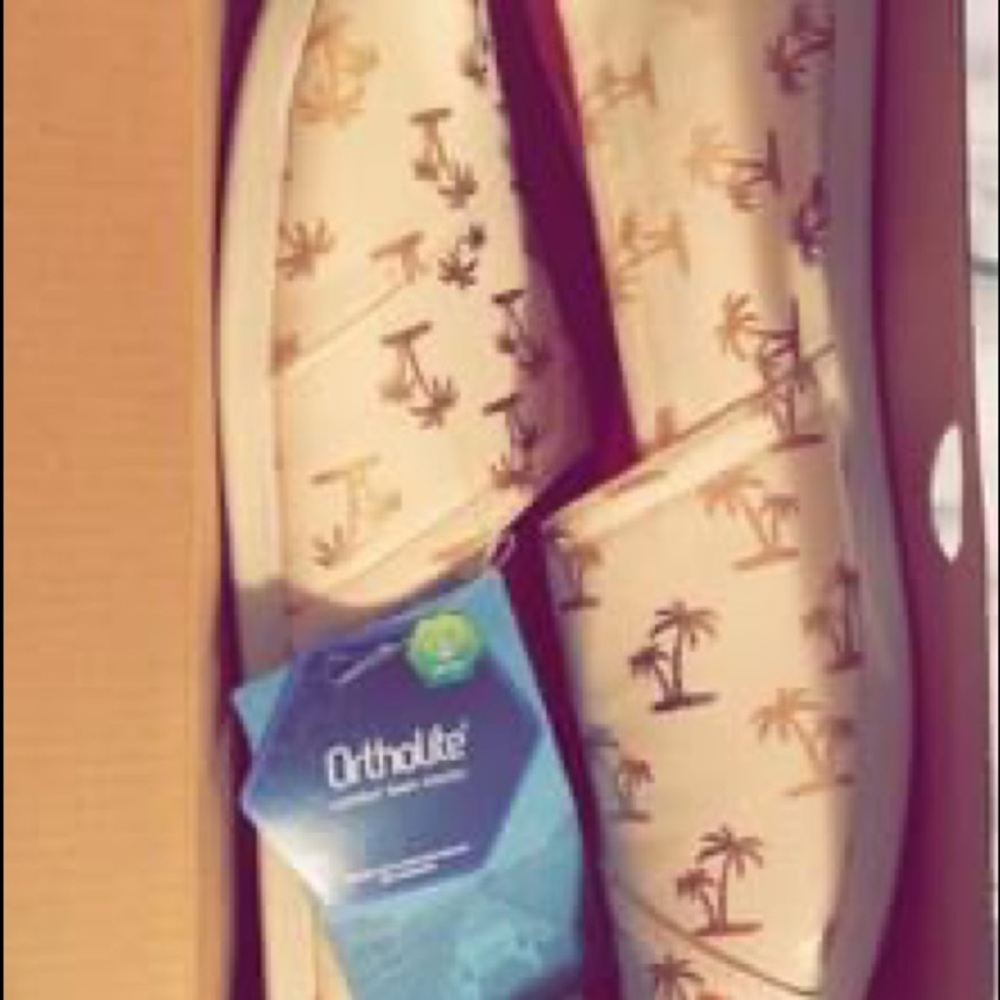 Tom's women's 11